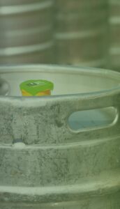 automatic keg sealing system